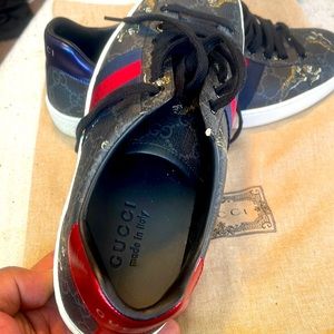 Gucci shoes size 8.5 it’s new gray color